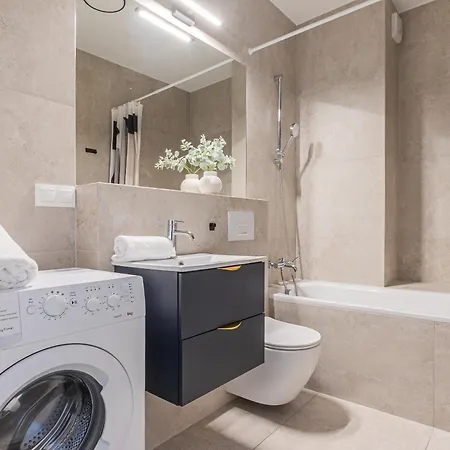 Glow Apartments, Doki & Montownia Gdansk