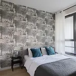 公寓 Glow Apartments, Doki & Montownia *