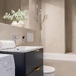 Glow Apartments, Doki & Montownia 公寓 格但斯克