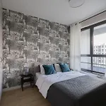 公寓 Glow Apartments, Doki & Montownia 格但斯克