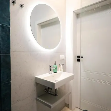 Glow Apartments, Stocznia Cesarska & Montownia غدانسك