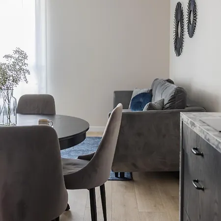 Apartman Glow Apartments, Doki & Montownia *